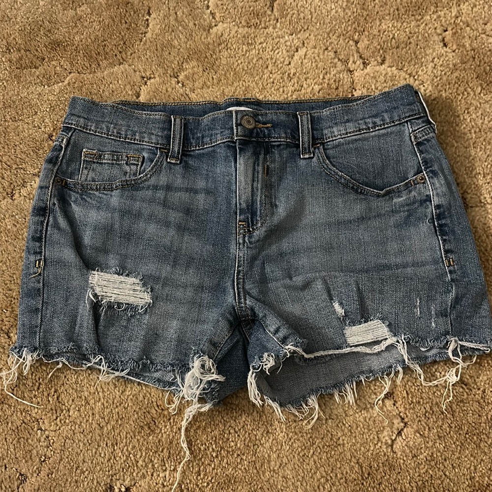 Old Navy light wash distressed denim shorts size 6